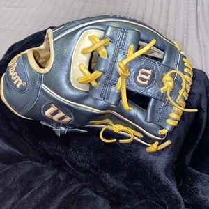 solid glove bought for 320 letting it go for 220